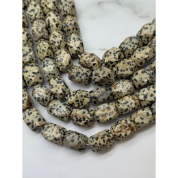Каменные бусины, Яшма далматиновая, огранка, фриформы, размер ~18х13 мм, длина нити 20 см