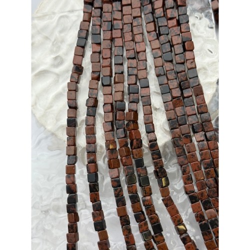 Каменные бусины, Обсидиан коричневый, кубик гладкий, 4х4 мм, длина нити 38 см