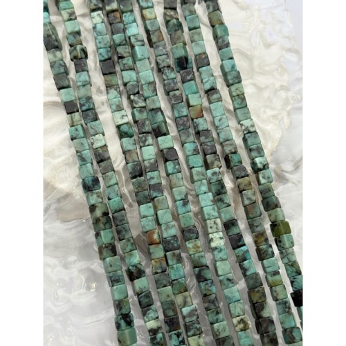 Каменные бусины, Африканская бирюза, кубик гладкий, 4 мм, длина нити 39 см