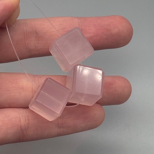 Каменные бусины, Розовый кварц, мадагаскарский, люкс, кубик, бусина, размер 15 мм, цена за 1 шт.