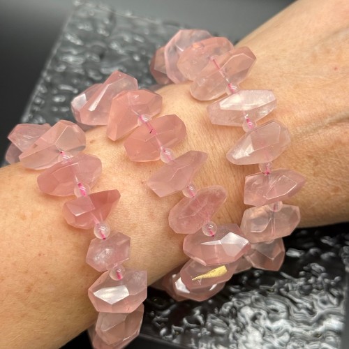Каменные бусины, Розовый кварц, мадагаскарский, экстра люкс, №3, фриформы, огранка, ~19х9 мм, длина нити 19 см