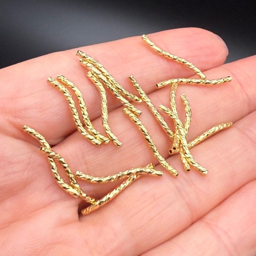 Разделитель, трубочка, рифленная, изогнутая, латунь, цвет золото, размер 20х1,5 мм