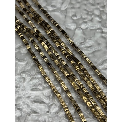 Каменные бусины, Гематит синтетический, стрелка, цвет золото, размер 3х1 мм, нить 38 см