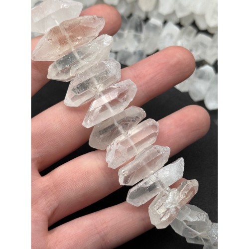 Каменные бусины, Горный хрусталь, фриформы, маятник, размер ~20-36х10 мм, длина нити 19 см