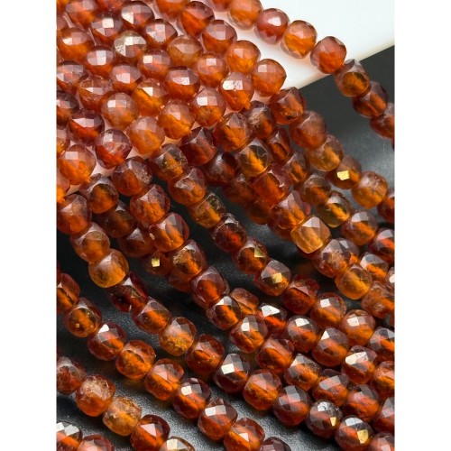Каменные бусины, Гранат, Гессонит, Люкс, кубик, огранка, 4х4 мм, длина нити 39 см