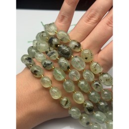 Каменные бусины, Пренит, фриформы, размер ~12-16 мм, длина нити 39 см