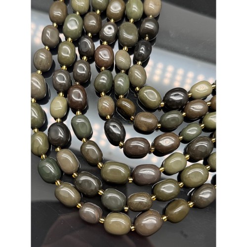 Каменные бусины, Яшма "оливка", фриформы, размер ~10-16 мм, длина нити 39 см