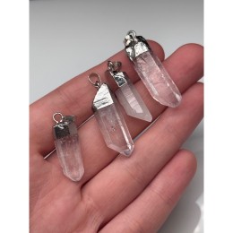 Подвеска, Кварц, кристалл, в оправе, цвет- серебро, размер ~25-35 мм, цена за 1 шт.