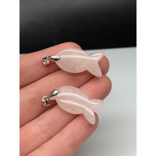 Подвеска, Рыбка, розовый кварц, цвет оправы-серебро, размер ~30х15 мм, цена за 1 шт.