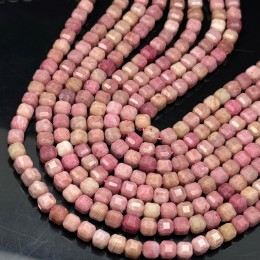 Каменные бусины, Родонит, кубик, зеркальная огранка, 5,5 мм, длина нити 38 см