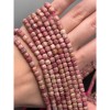 Каменные бусины, Родонит, кубик, зеркальная огранка, 5,5 мм, длина нити 38 см