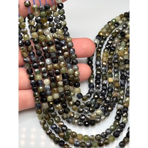 Каменные бусины, Турмалин зеленый микс, кубик, огранка, 5х5 мм, длина нити 37 см