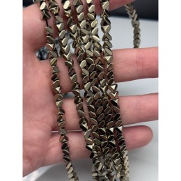 Каменные бусины, Гематит синтетический, пирамида, цвет светлое золото, размер 4х4 мм, длина нити 40 см