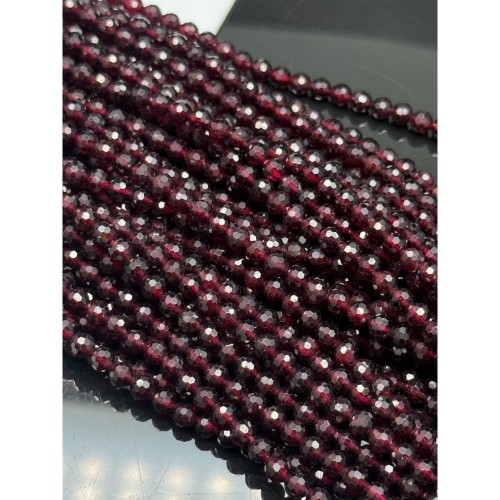 Каменные бусины, Гранат, шарик огранка, 4 мм, длина нити 38-39 см