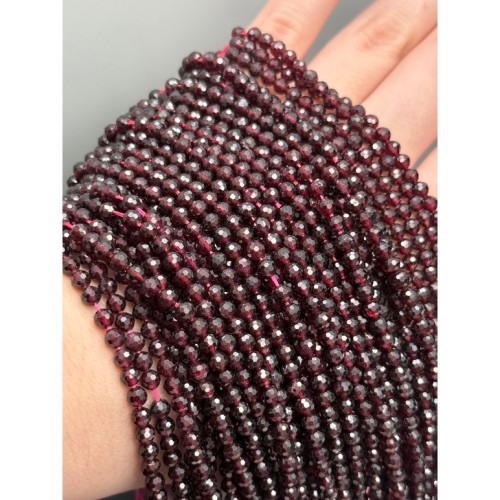 Каменные бусины, Гранат, шарик огранка, 4 мм, длина нити 38-39 см