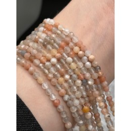 Каменные бусины, Лунный + Солнечный камень (олигоклаз), микс, шарик огранка, 4 мм, длина нити 38 см