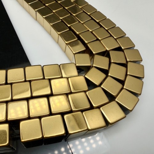 Каменные бусины, Гематит синтетический, золото, кубик, размер 8х8 мм, нить 40 см