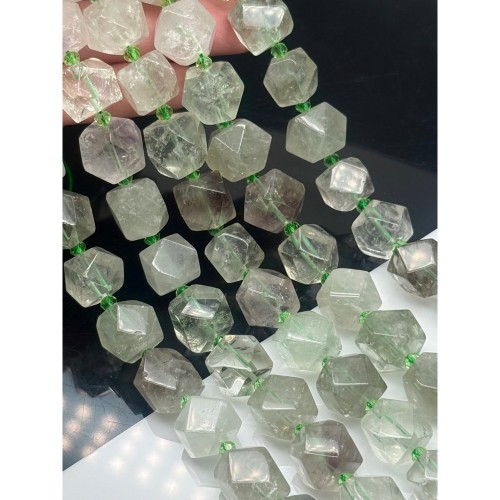 Каменные бусины, Празиолит, зеленый кварц, фриформы, огранка, ~13х13 мм, длина нити 39 см