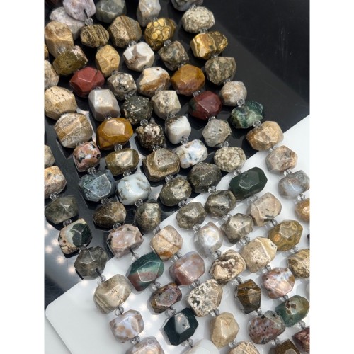 Каменные бусины, Агат, черепаховый, с включениями, фриформы, огранка, ~17х12 мм, длина нити 40 см