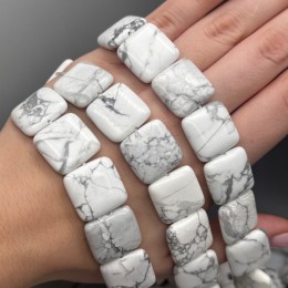 Каменные бусины, Говлит натуральный (т.н. Кахолонг), квадрат, 20х20х6 мм, длина нити 39 см