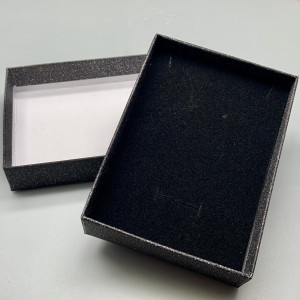 Подарочная коробочка, с ложементом, картонная, чёрная, блестящая, размер 110х80х25 мм