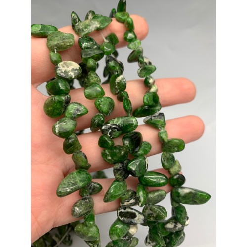 Каменные бусины, Хромдиопсид, фриформы, 15х9 мм, длина нити 38 см