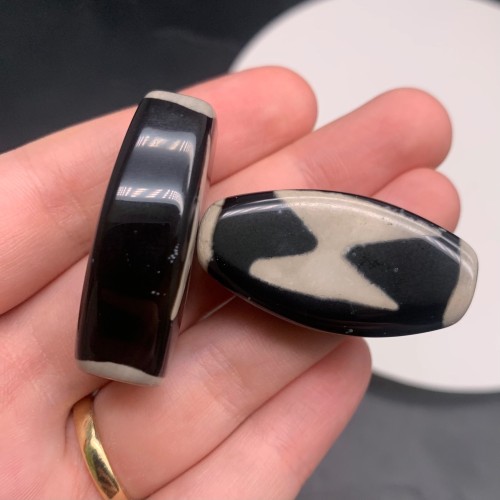 Бусина Дзи \"341\" из агата, Гаруда молния, размер 41х23 мм, цена за 1 шт