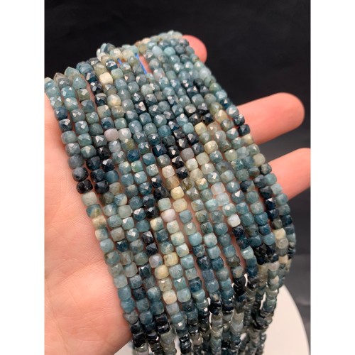 Каменные бусины, Турмалин голубой, кубик, огранка, 4х4 мм, длина нити 38 см