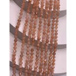 Каменные бусины, Солнечный камень (олигоклаз), биконус, размер 3,8-4,4 мм, длина нити 38 см