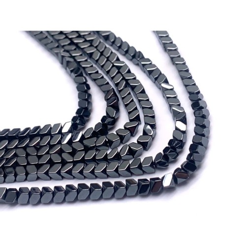 Каменные бусины, Гематит синтетический, пирамида, цвет темное серебро, размер 3х3 мм, длина нити 38 см