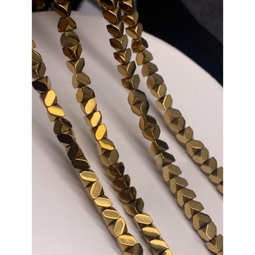 Каменные бусины, Гематит синтетический, пирамида, цвет золото, размер 4х4 мм, длина нити 38 см