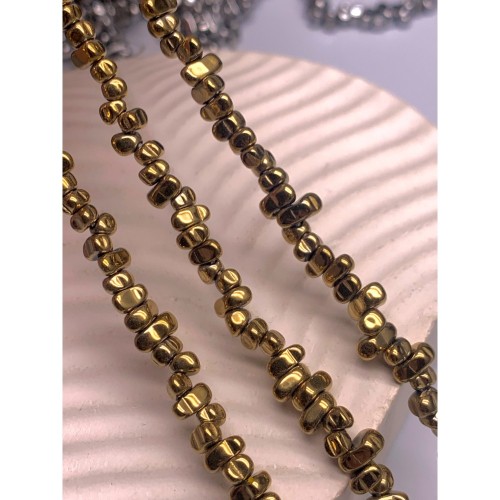 Каменные бусины, Гематит синтетический, фриформы, цвет золото, размер 4х6 мм, длина нити 40 см