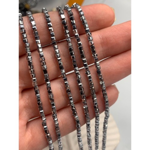 Каменные бусины, Гематит синтетический, серебро, кубик объёмный, размер 2,5 мм, нить 38 см