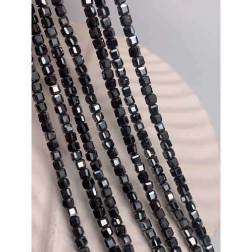 Каменные бусины, Гематит синтетический, темное серебро, кубик объёмный, размер 2,5 мм, нить 38 см
