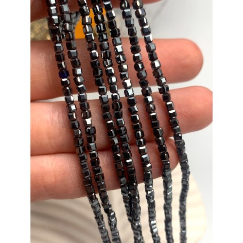 Каменные бусины, Гематит синтетический, темное серебро, кубик объёмный, размер 2,5 мм, нить 38 см