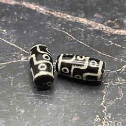 Бусина Дзи "32" из агата, 9 глаз, размер 18х10 мм, цена за 1 шт