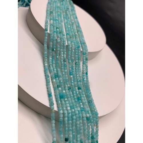 Каменные бусины, Амазонит, кубик, зеркальная огранка, 2,5х2,5 мм, длина нити 38 см
