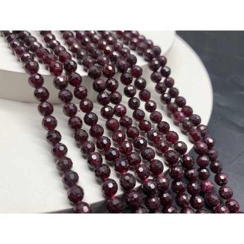 Каменные бусины, Гранат, шарик огранка, 6-6,5 мм, длина нити 38 см