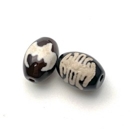 Бусина Дзи "644" из агата, Летучая мышь, Насекомое счастья, размер 12х9 мм, цена за 1 шт