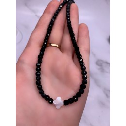 Чокер, черная Шпинель, вставка белый Перламутр, длина 39 см