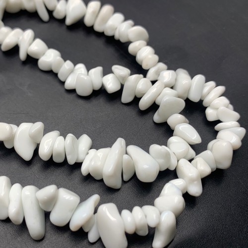 Каменные бусины, Агат белый, прессованный, фриформы, размер 8х5 мм, нить 78 см