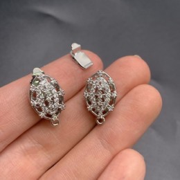 Застёжка №37, Замочек на многорядное украшение, под серебро, со стразами, 20,5 х 11,5 мм