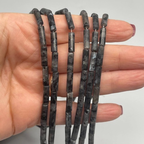 Каменные бусины, Ларвикит, ("Лаврикит", Норвежский лунный камень), трубочки, 13х4 мм, длина нити 38 см