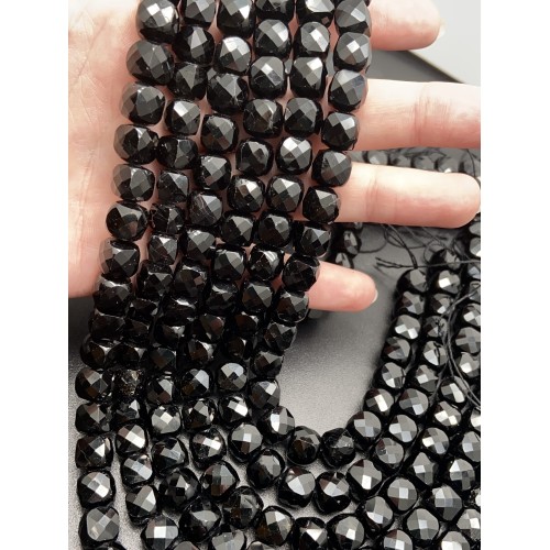 Каменные бусины, Турмалин, Шерл, кубик, огранка, 8х8 мм, длина нити 38 см