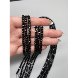 Каменные бусины, Шпинель, кубик, огранка, 4х4 мм, длина нити 38 см