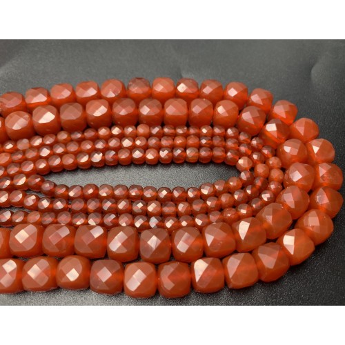 Каменные бусины, Сердолик (Карнеол), люкс, кубик, огранка, 4х4 мм, длина нити 38 см