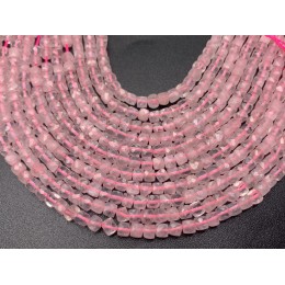 Каменные бусины, Розовый Кварц, кубик, в ювелирной огранке, 4х4 мм, длина нити 38 см
