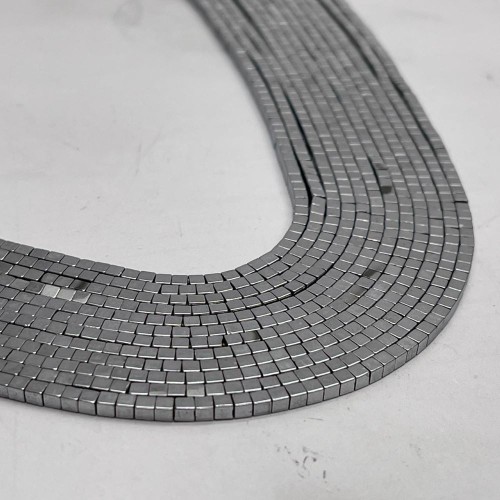 Каменные бусины, Гематит синтетический, серебро, кубик, размер 2х2 мм, нить 38 см