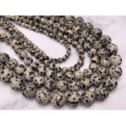Каменные бусины, Яшма Далматиновая, шарик гладкий, 10-10,5 мм, длина нити 38 см