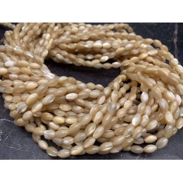 Каменные бусины, Перламутр бежевый, тонированный, рис, 3х5 мм, длина нити 38 см